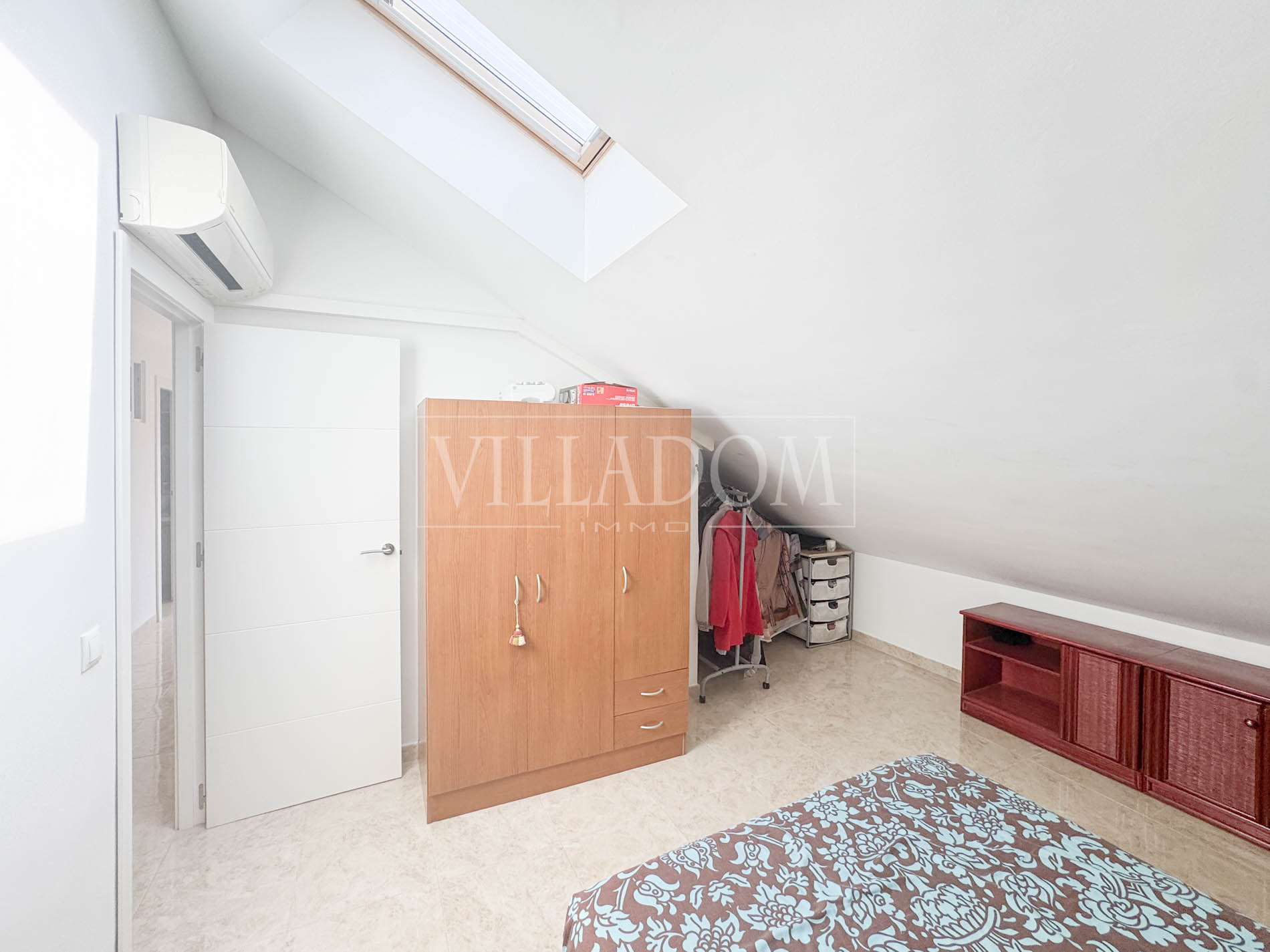 Duplex penthouse apartment very close to the port of Jávea.
