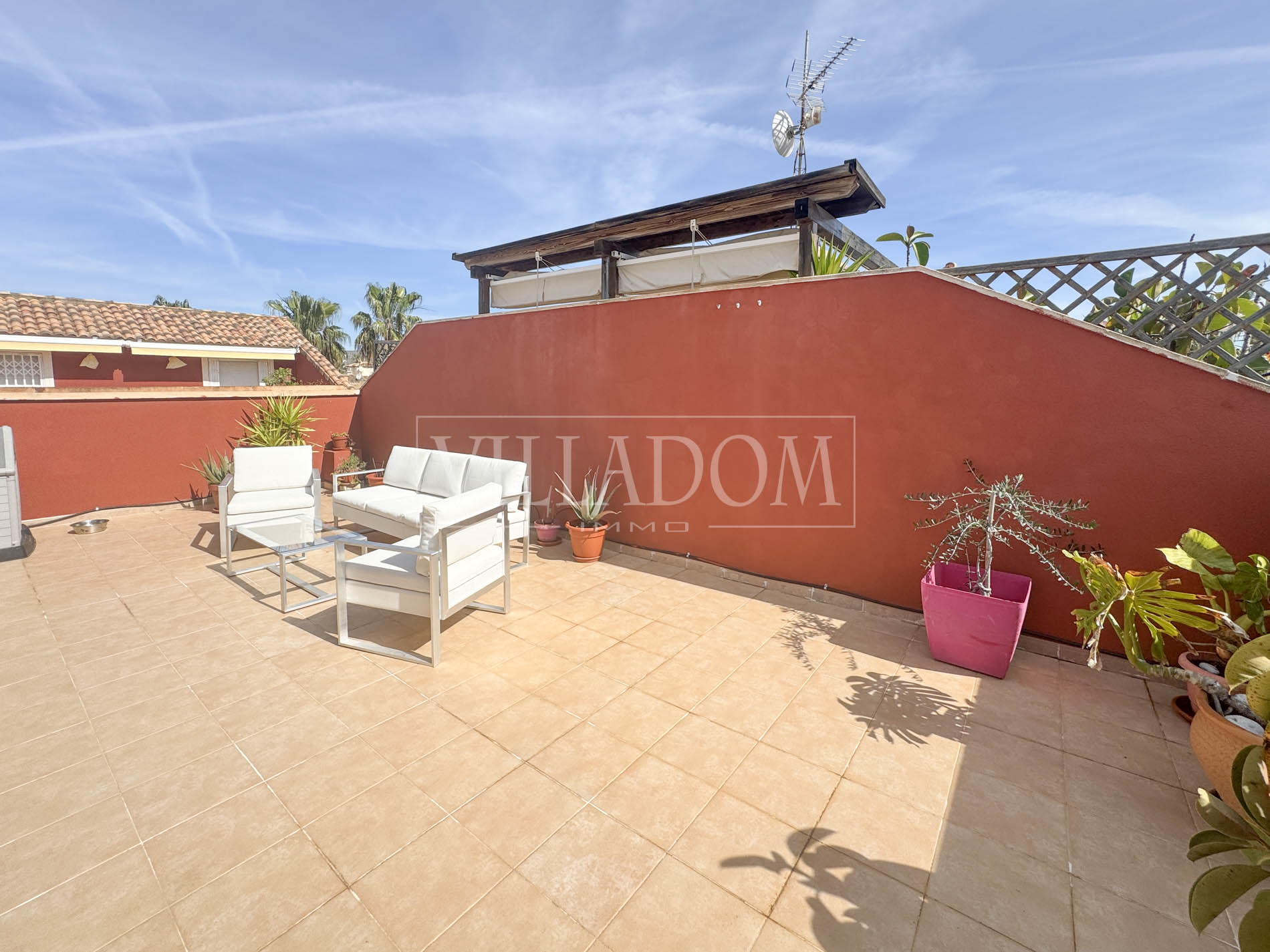 Duplex penthouse apartment very close to the port of Jávea.