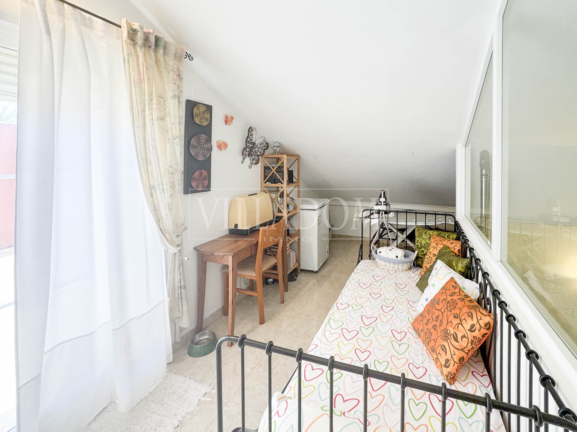 Duplex penthouse apartment very close to the port of Jávea.