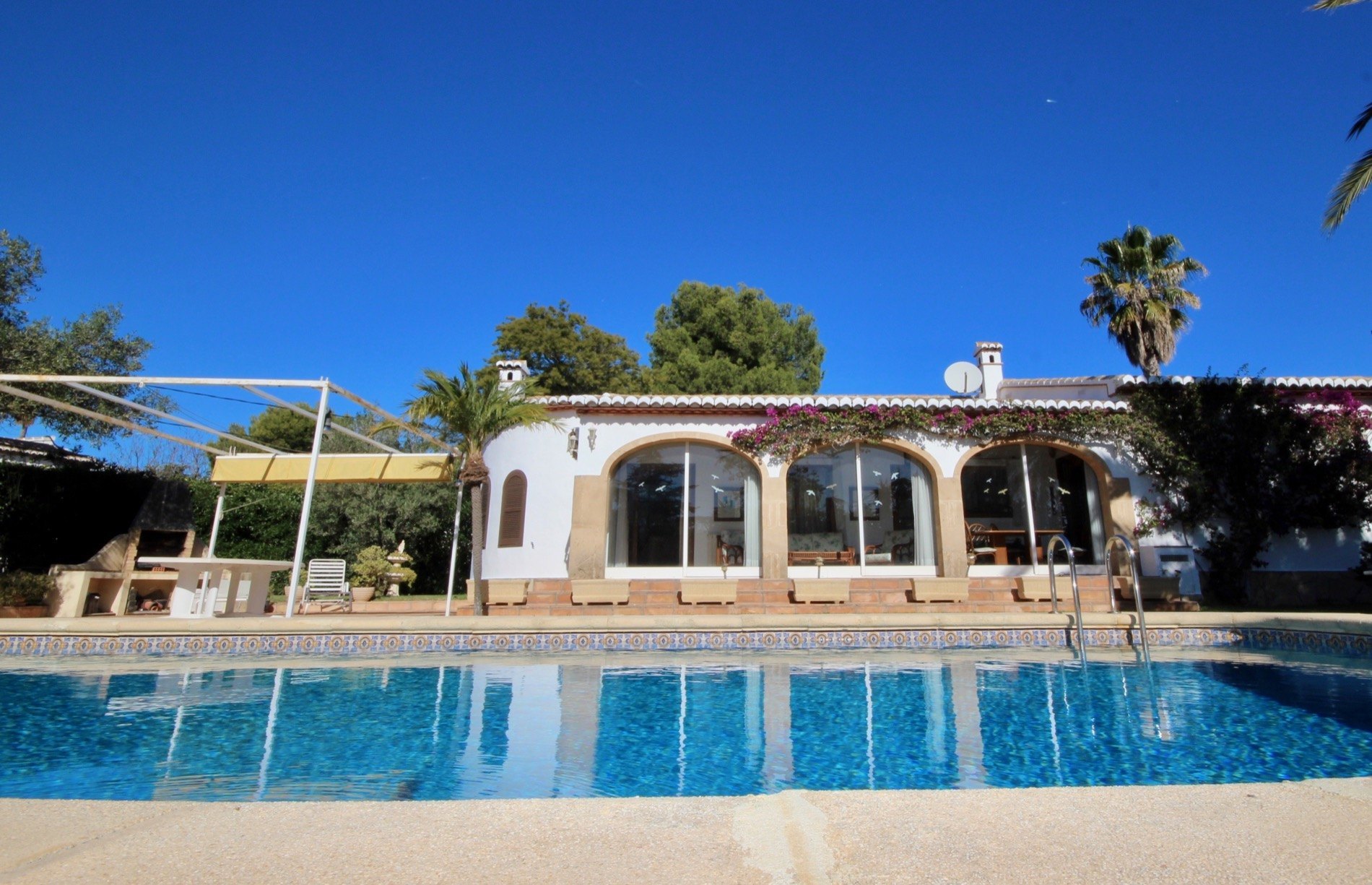 REF. V630 FUERTE BAJADA DE PRECIO - OPORTUNIDAD ÚNICA PARA COMPRAR UNA VILLA EN TOSALET