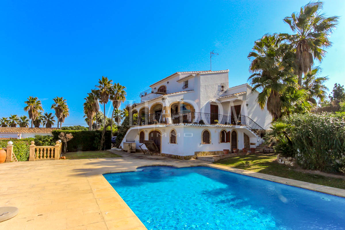2 villas mediterráneas con vistas al mar, cerca de Playa Arenal Jávea